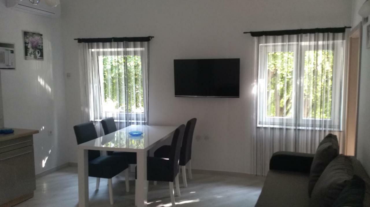 Danijel Apartment Novi Vinodolski Exterior photo
